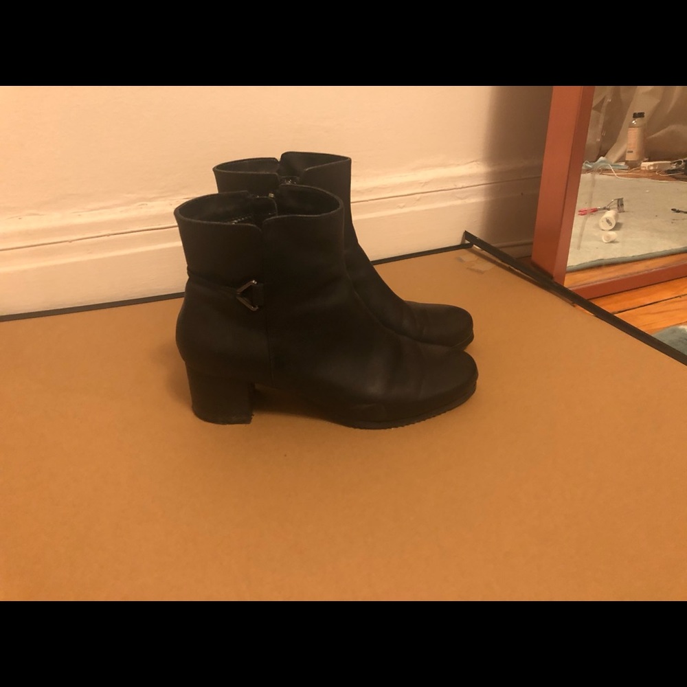 Black waterproof Blondo booties. Size 11.